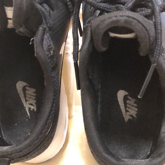 Womens Nike Airmax shoes - Picture 3 of 5